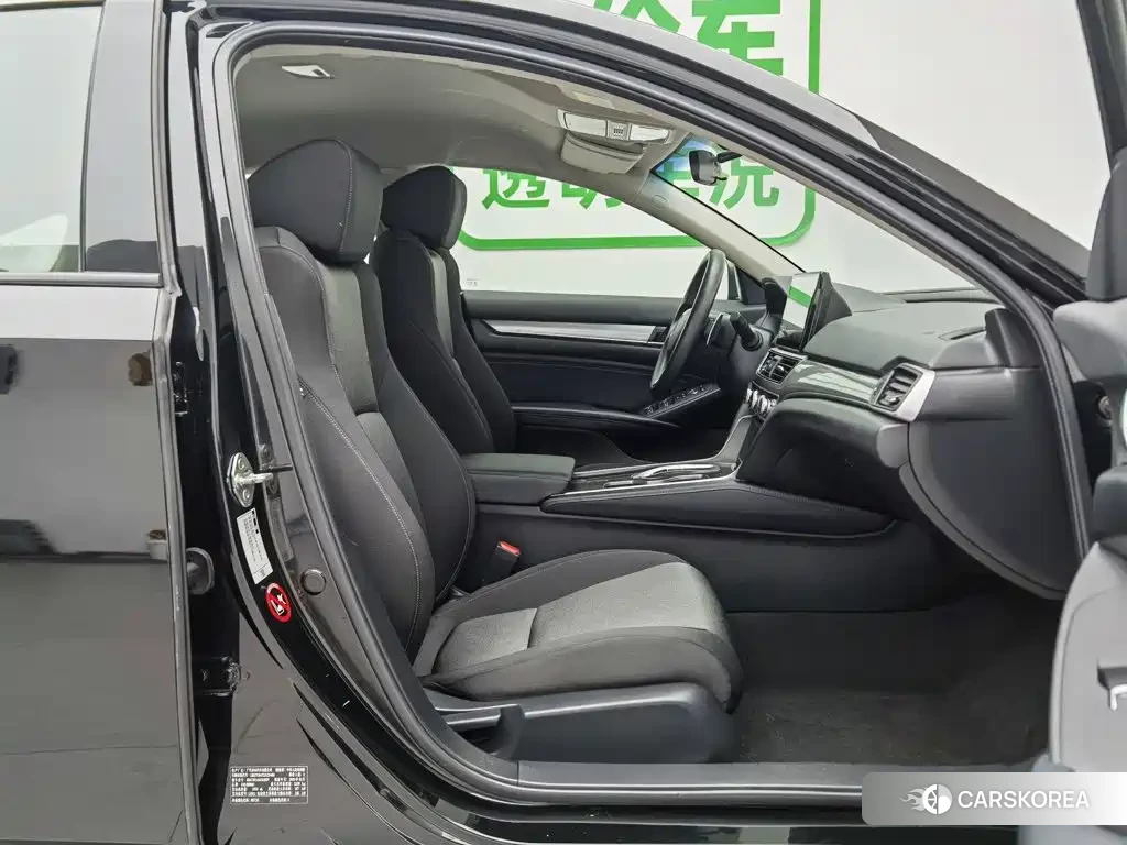 Honda Accord id 4680837 из Китая 12
