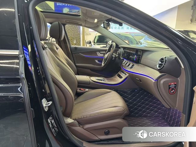 Mercedes-Benz E-class 2022 Черный из Китая, фото 3
