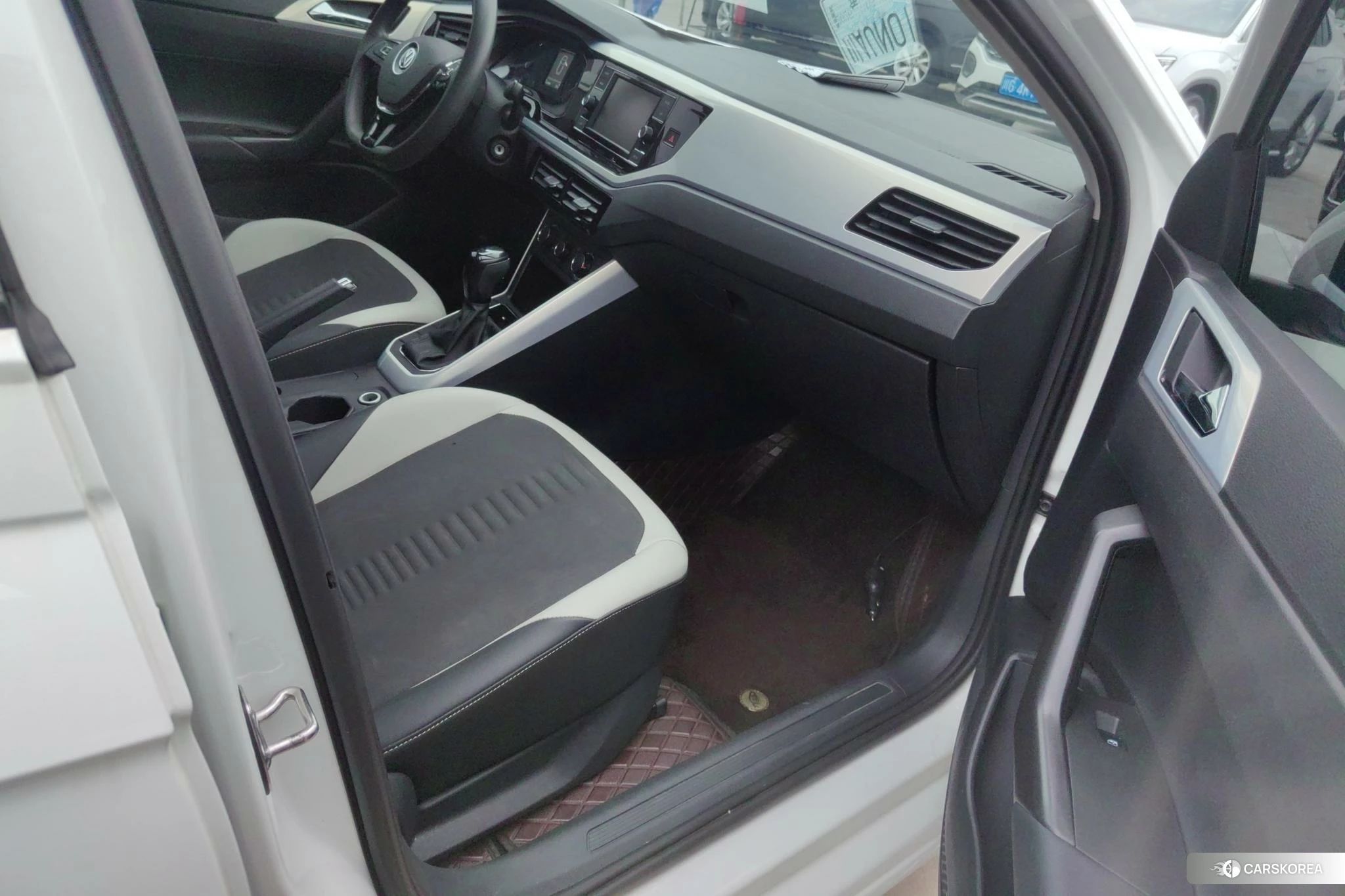 Volkswagen Polo id 4452755 из Китая 9
