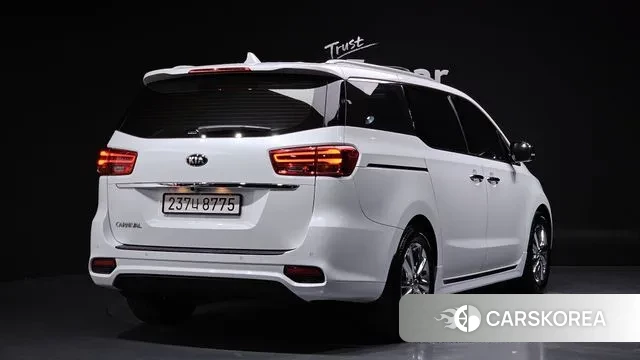 Kia The New Carnival id 3344909 из Кореи 12