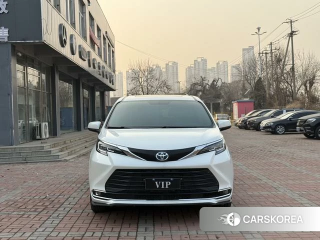 Toyota Sienna 2022 Белый из Китая, фото 2