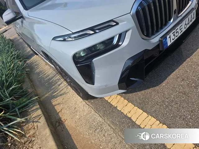 BMW X7 (G07) 2023 Цвет галактики из Кореи, фото 2