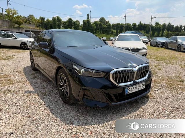 BMW 5 Series (G60) 2026 Черный из Кореи, фото 2