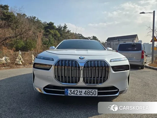 BMW 7 Series (G70) id 3560606 из Кореи 12