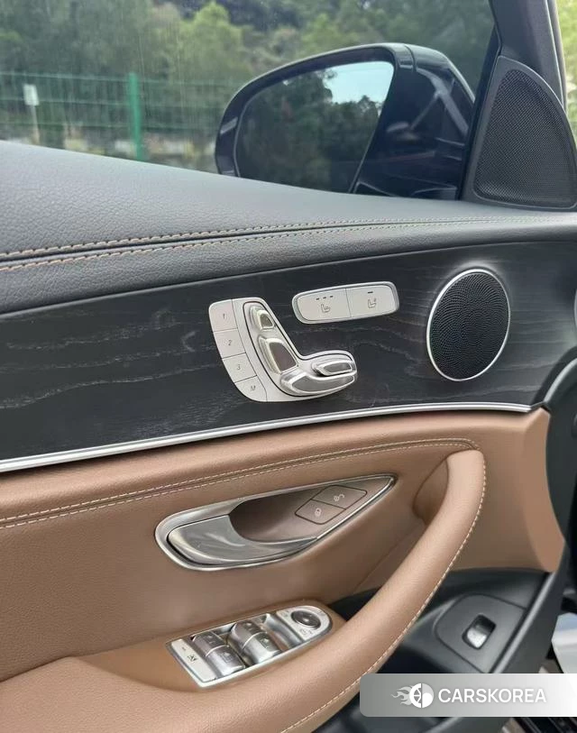 Mercedes-Benz E-class id 4265223 из Китая 7