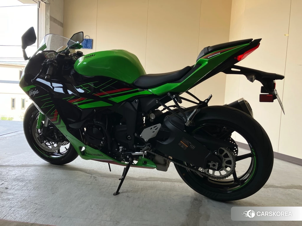 Проданный Kawasaki NINJA ZX-6R 2024 из Японии, фото 2