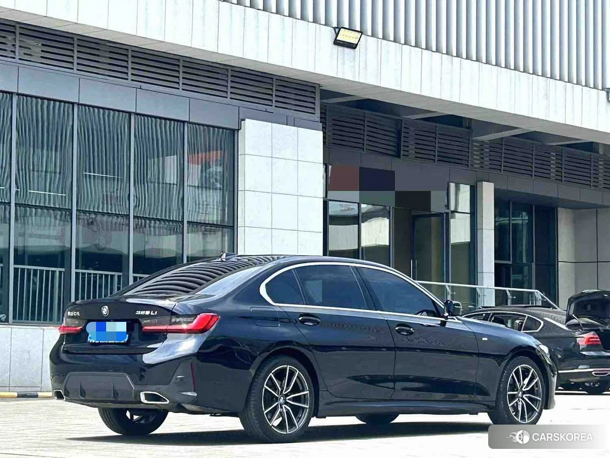 BMW 3 series 2022 Черный из Китая, фото 2
