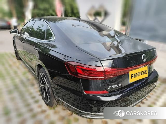 Volkswagen Passat 2025 Черный из Китая, фото 2