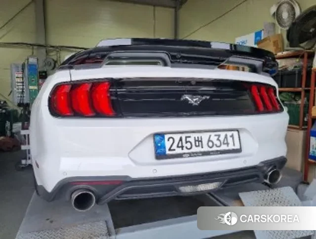 Ford Mustang 2023 Белый из Кореи, фото 2