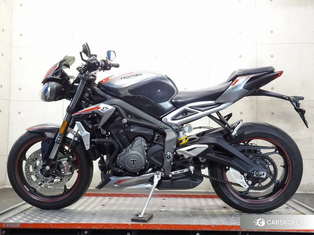 Проданный Triumph STREET TRIPLE 765 RS 2020 из Японии, фото 2