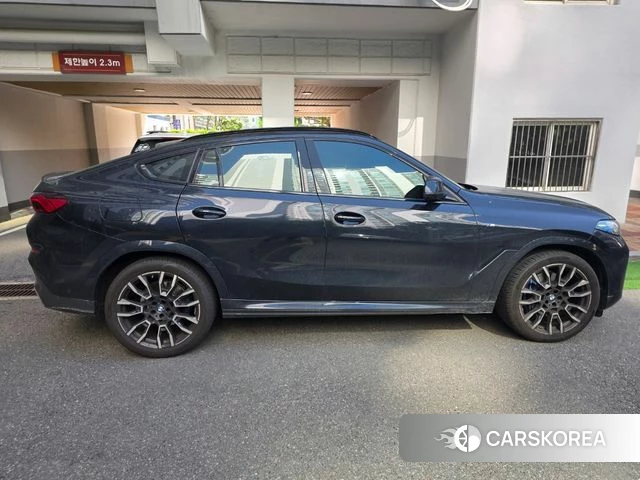 BMW X6 (G06) 2025 Черный из Кореи, фото 2