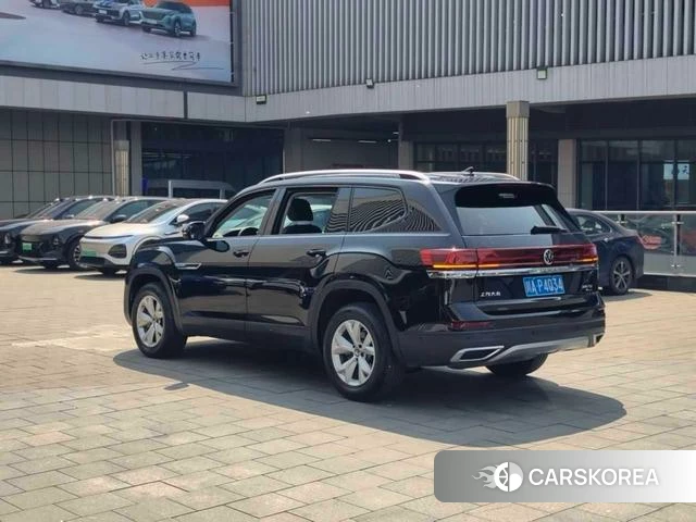 Volkswagen Tourang 2022 Черный из Китая, фото 4