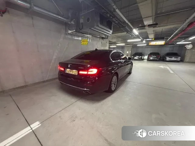 BMW 5 Series (G30) 2021 Черный из Кореи, фото 3