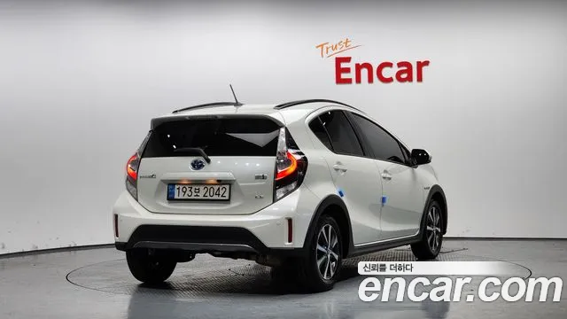 Toyota Prius C id 2658533 из Кореи 12