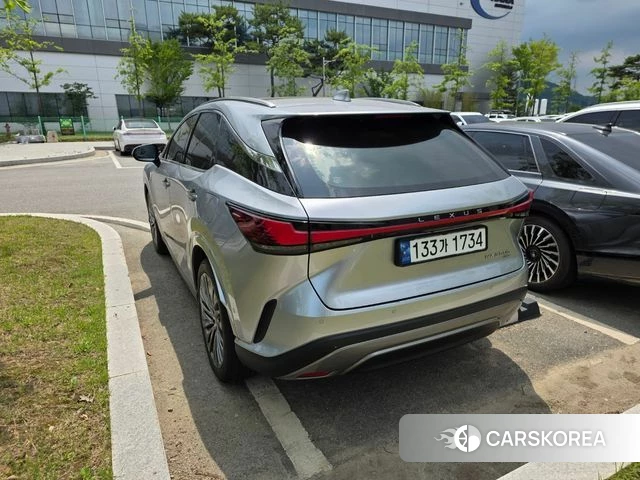 Lexus RX350h 5th generation 2023 Серебристо-серый из Кореи, фото 4
