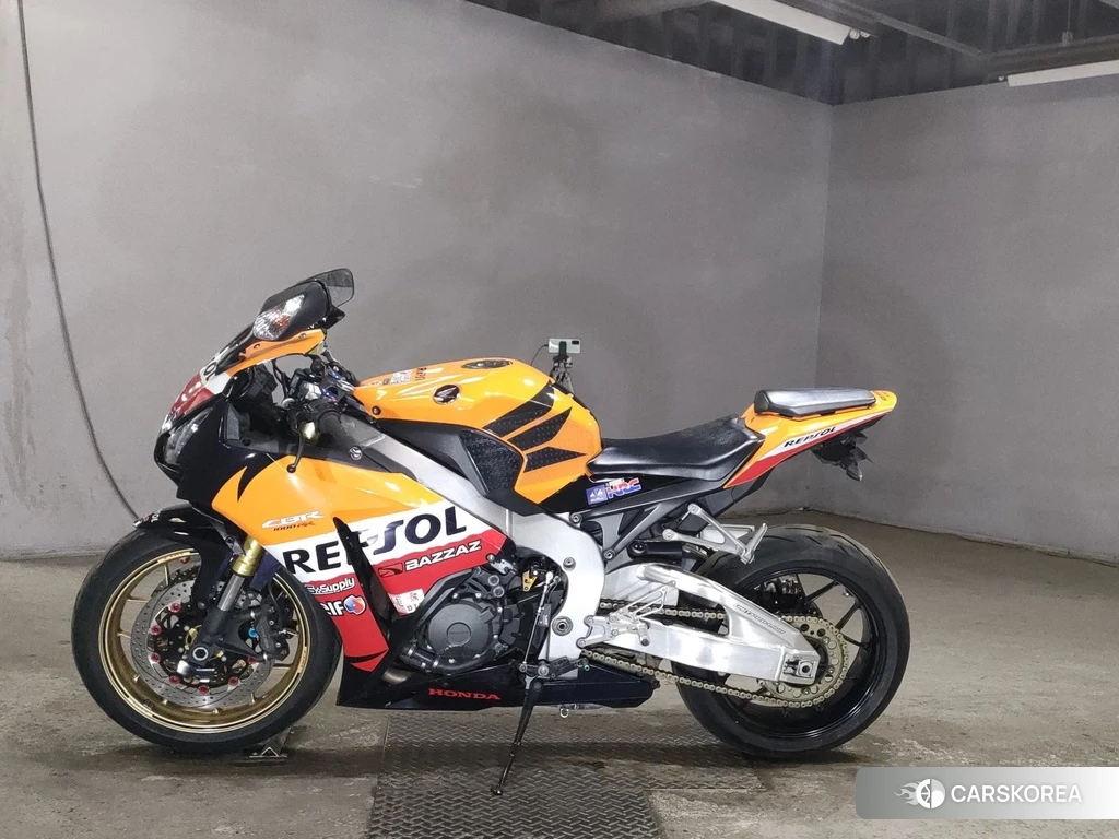 Проданный Honda CBR1000RR 2013 из Японии, фото 2