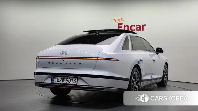 Hyundai Grandeur (GN7) id 3545186 из Кореи 12