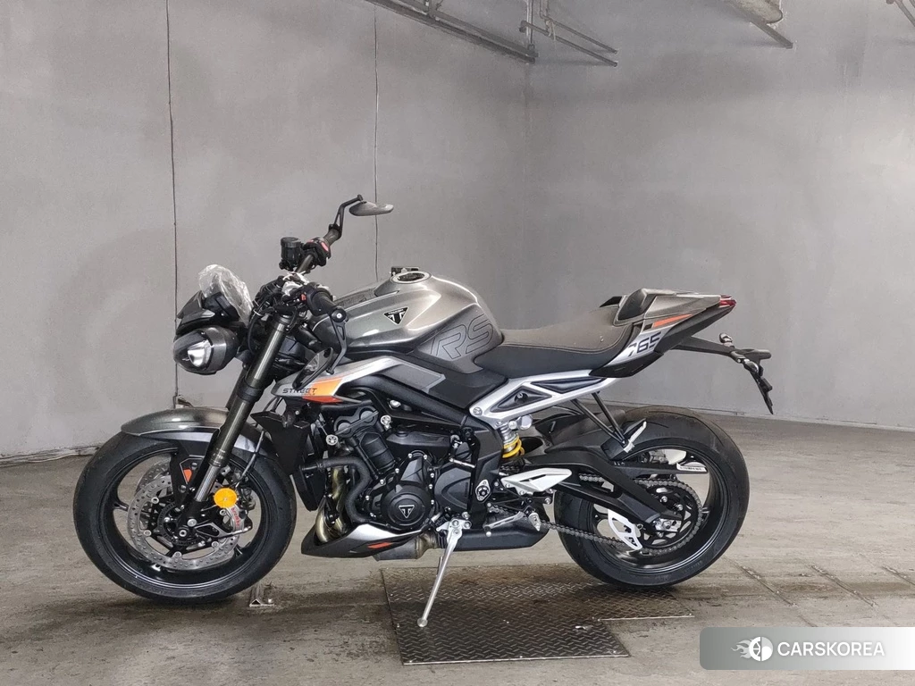 Проданный Triumph STREET TRIPLE 765 RS 2024 из Японии, фото 2