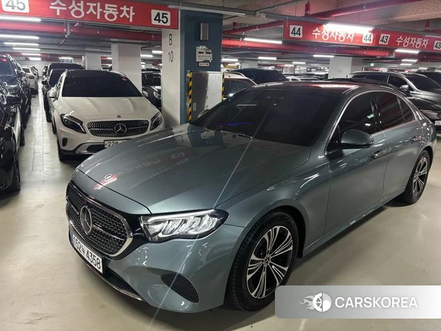 Mercedes-Benz E-Class W214 2025 Небесно-голубой из Кореи, фото 4