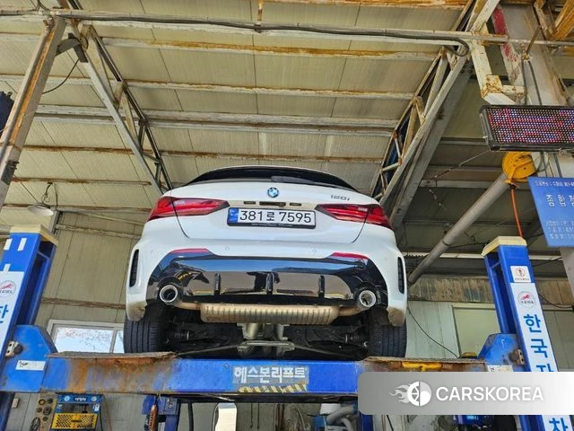 BMW 1 Series (F40) 2023 Белый из Кореи, фото 2