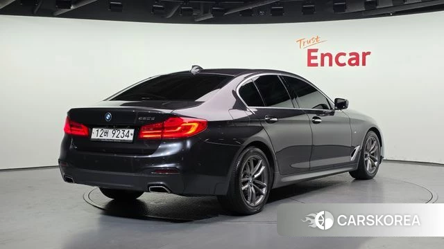 BMW 5 Series (G30) id 4397948 из Кореи 12