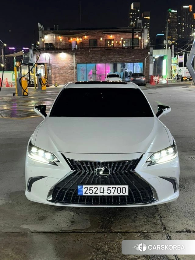 Lexus ES300h 7th generation 2023 Белый из Кореи, фото 6
