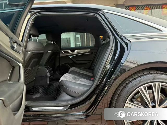 Audi A6L 2023 Черный из Китая, фото 2