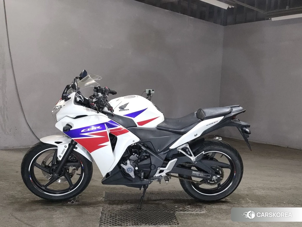 Проданный Honda CBR250R 2013 из Японии, фото 2