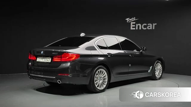 BMW 5 Series (G30) id 4429927 из Кореи 12