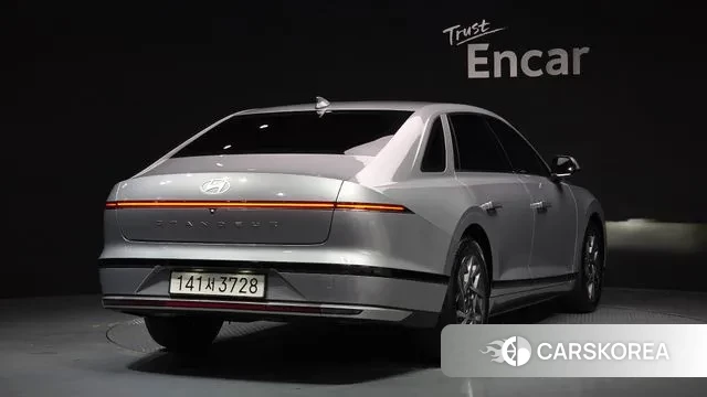 Hyundai Grandeur (GN7) id 3763795 из Кореи 12