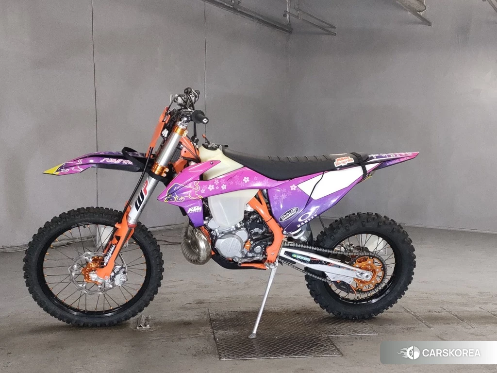 Проданный KTM 300EXC SIXDAYS TPI 2023 из Японии, фото 2