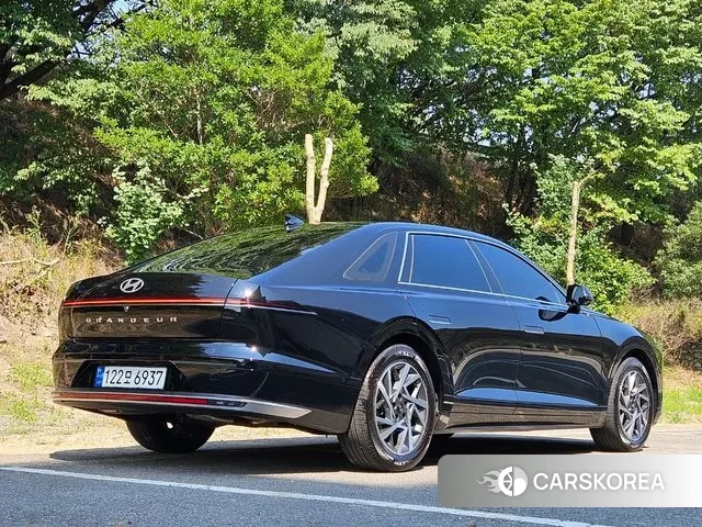 Hyundai Grandeur (GN7) id 3058254 из Кореи 10