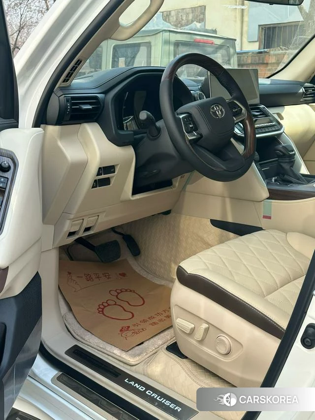 Toyota Land Cruiser (imported) 2025 Белый из Китая, фото 2