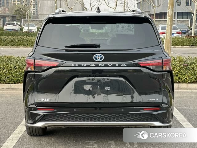 Toyota Grevia 2023 Черный из Китая, фото 6