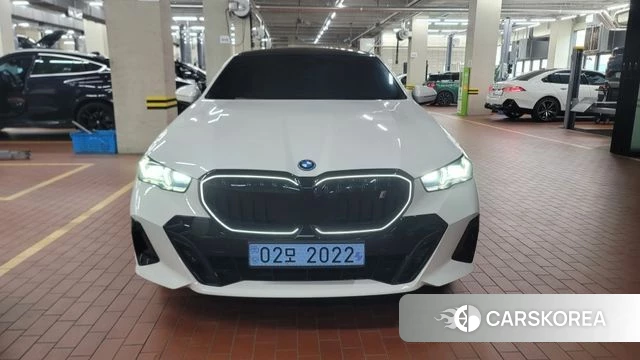 BMW i5 (G60) 2025 Белый из Кореи, фото 2
