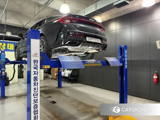 Kia K5 3rd generation 2023 Черный из Кореи, фото 2