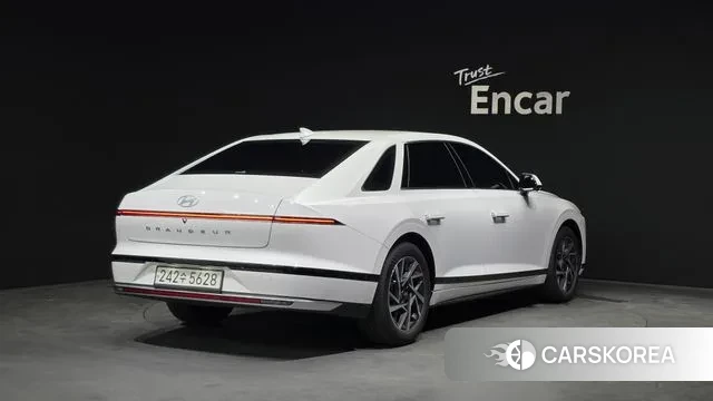 Hyundai Grandeur (GN7) id 3031899 из Кореи 12