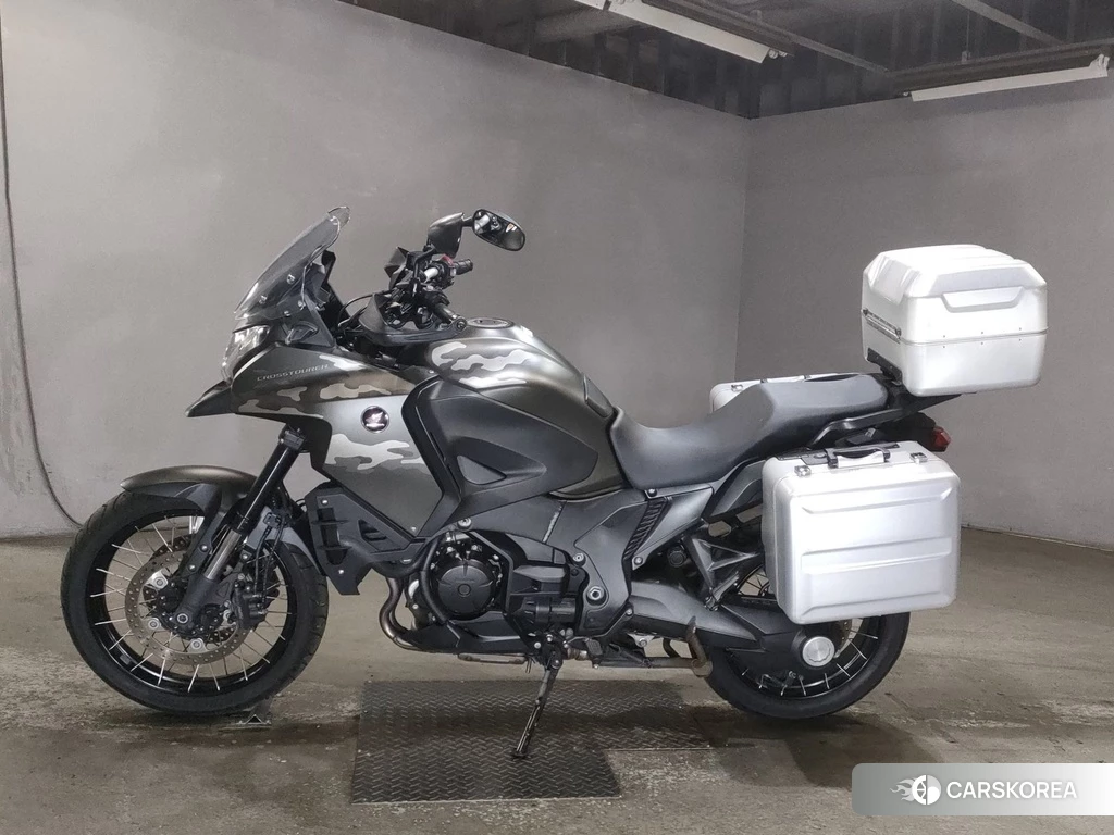 Проданный Honda VFR1200X DCT 2014 из Японии