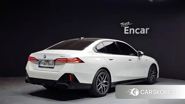 BMW 5 Series (G60) id 3393610 из Кореи 12