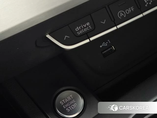 Audi A4L id 4182497 из Китая 12