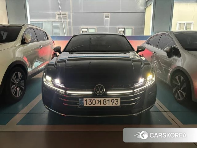 Volkswagen Arteon 2023 Черный из Кореи, фото 2