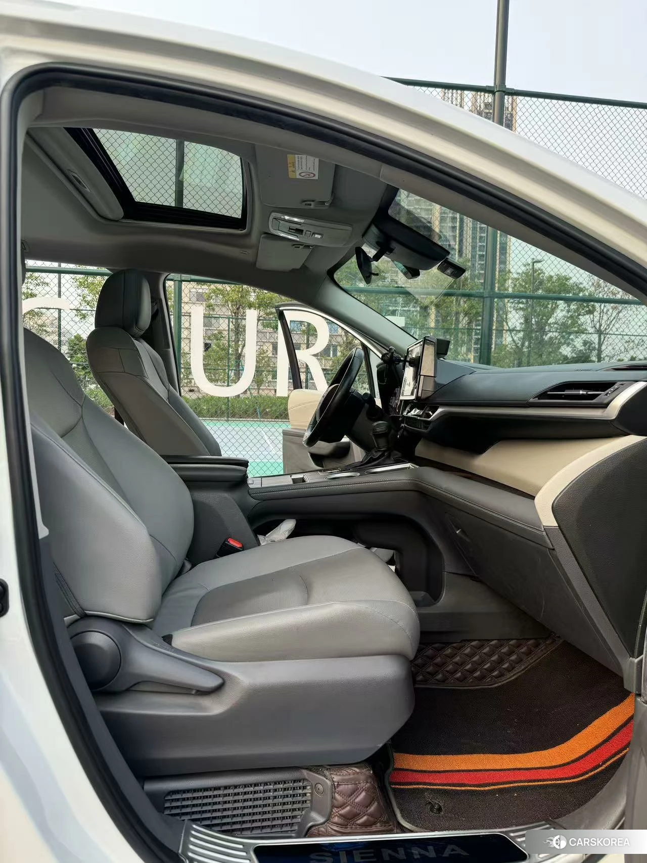 Toyota Saina 2023 Белый из Китая, фото 2