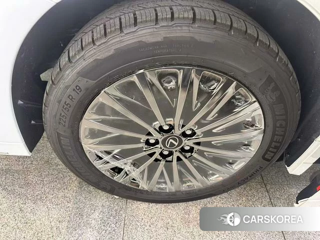 Lexus LM 2025 Белый из Китая, фото 2