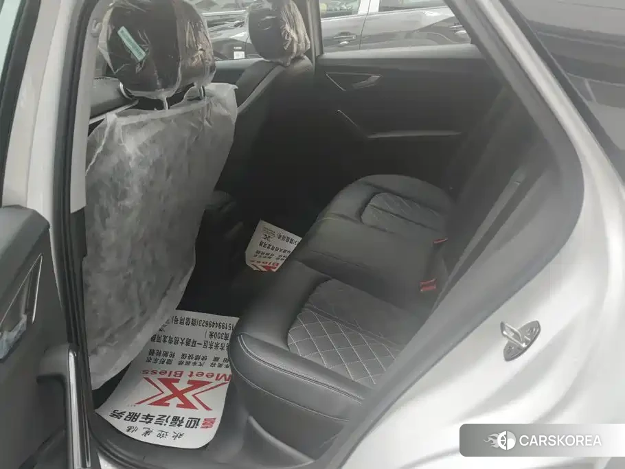 Audi Q2L id 4654582 из Китая 8