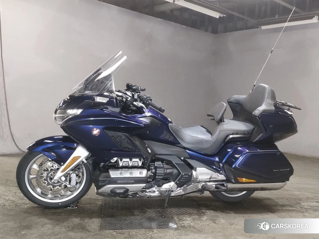 Проданный Honda GL1800 TOUR 2019 из Японии, фото 2