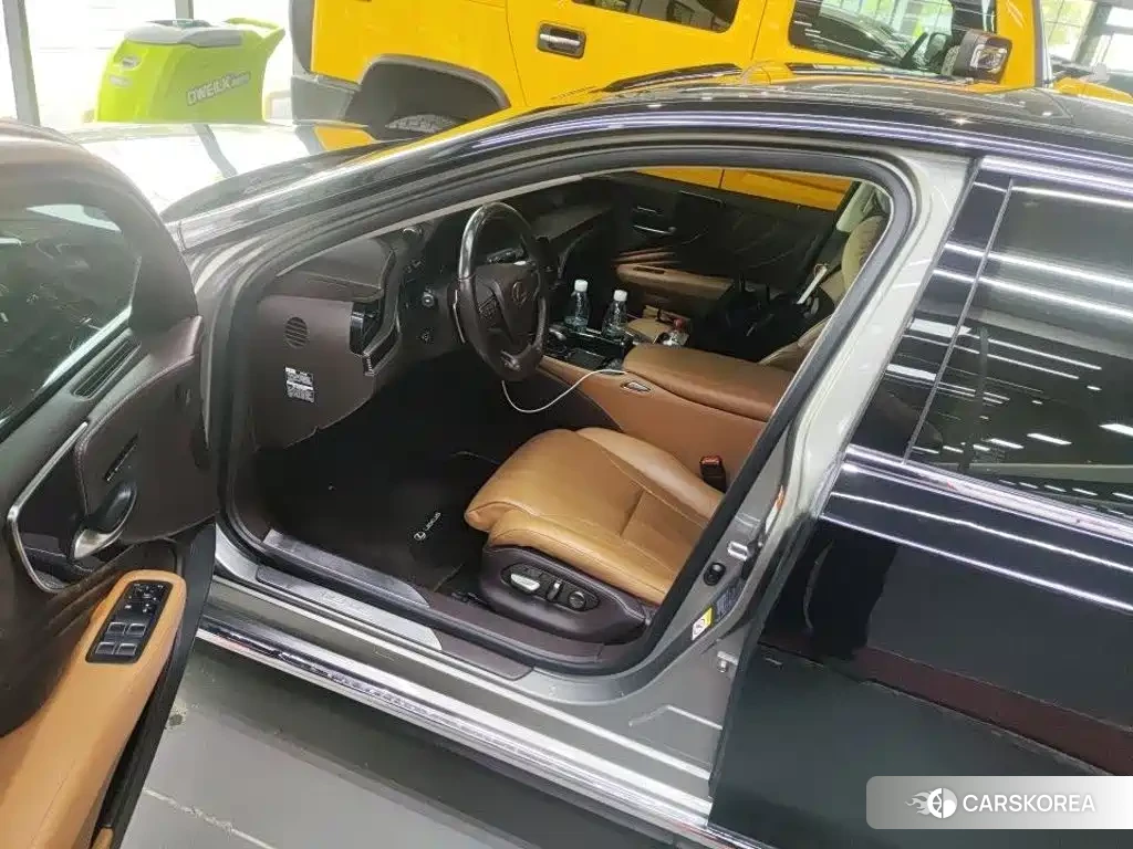 Lexus LS 2019 Черный из Китая, фото 2