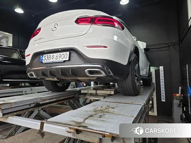 Mercedes-Benz GLC-Class X253 2023 Белый из Кореи, фото 2