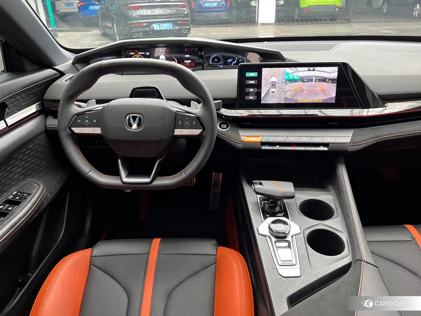 Chang'an UNI-V 2024 Silver/gray из Китая, фото 3