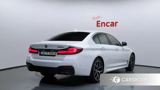 BMW 5 Series (G30) id 3395919 из Кореи 12