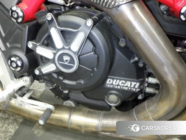 Engine photo